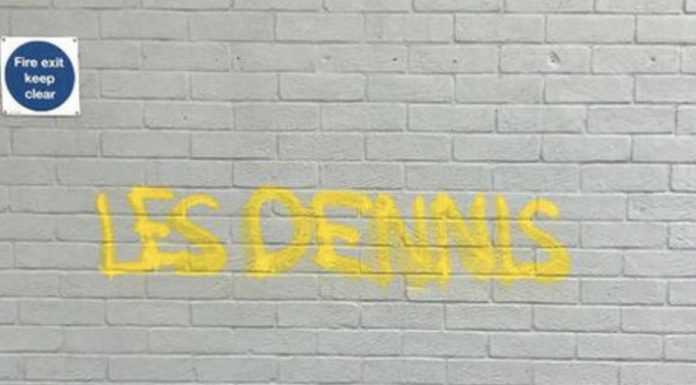 Mystery over ‘Les Dennis’ graffiti in Norwich The Les Dennis graffiti.