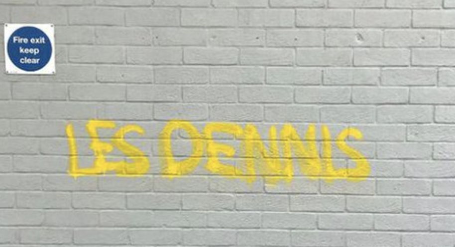 The Les Dennis graffiti.