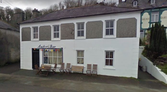 Pub asks drinkers to hang up their mobiles