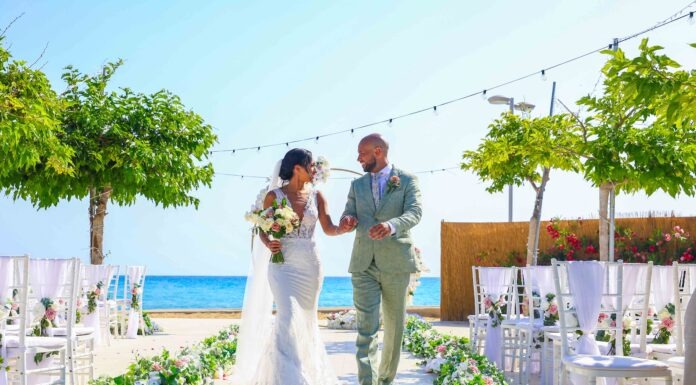 Say ‘I do’ with Jet2 in Greece